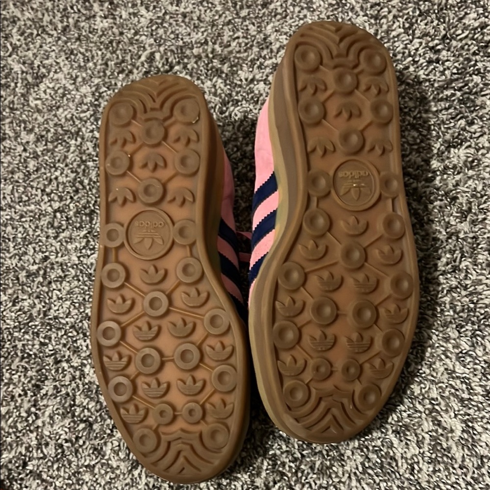 Adidas Women's Pink and Dark Blue Gazelles Size 7 - Picture 3 of 4